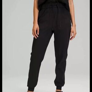 Lululemon tencel mix joggers size 6 dress pants